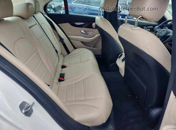 55SWF4KB3GU143033 2016 MERCEDES-BENZ C White Հետևի նստատեղերի տեսք