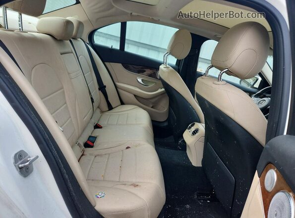 55SWF4KB5GU115055 2016 MERCEDES-BENZ C White Vista de los asientos traseros