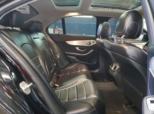 55SWF4KB6GU144404 2016 MERCEDES-BENZ C Black Widok tylnych siedzeń