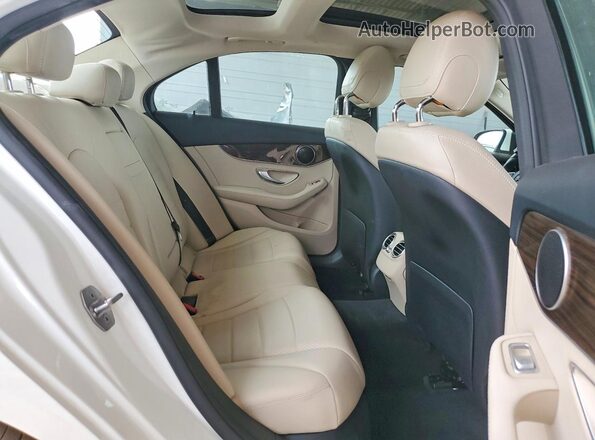 55SWF4KB7HU231908 2017 MERCEDES-BENZ C White Vista de los asientos traseros