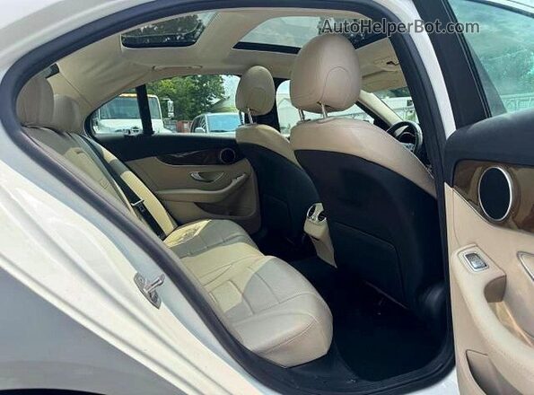 55SWF4KB8HU221677 2017 MERCEDES-BENZ C White Вид салону спереду