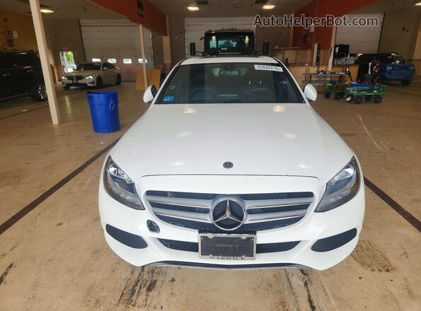 55SWF4KB8JU265085 2018 MERCEDES-BENZ C White Widok z przodu