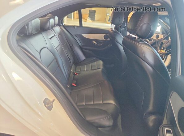 55SWF4KB8JU265085 2018 MERCEDES-BENZ C White Widok tylnych siedzeń