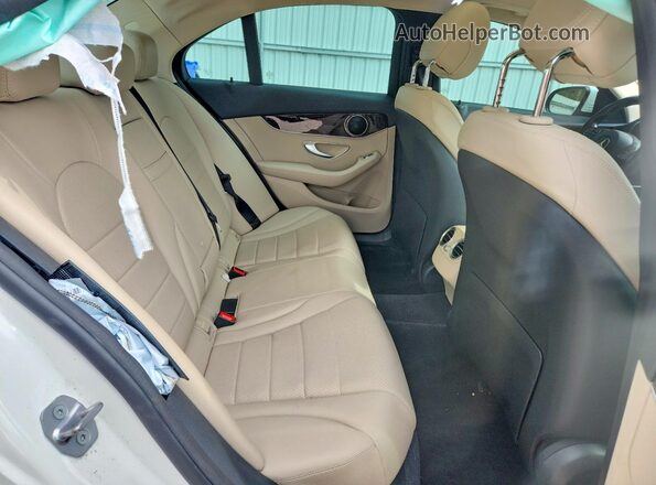 55SWF4KB9HU219789 2017 MERCEDES-BENZ C White Vista de los asientos traseros