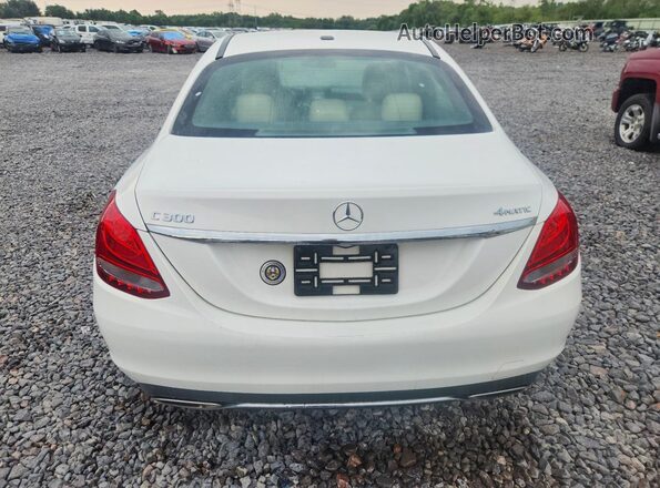 55SWF4KB9JU241992 2018 MERCEDES-BENZ C White Widok z tyłu