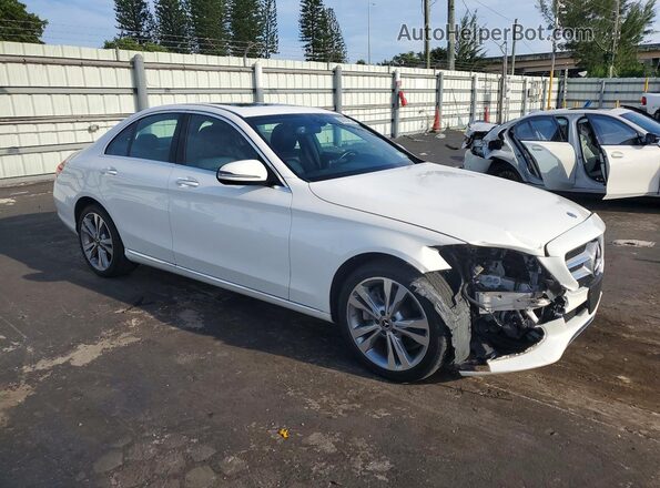 55SWF4KBXJU281532 2018 MERCEDES-BENZ C White Przód prawy