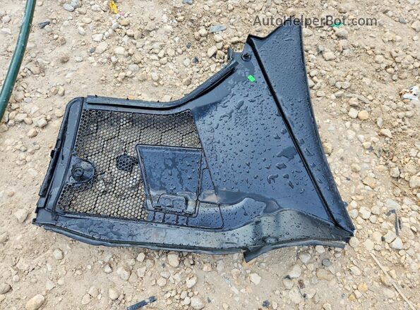 55SWF8DB0KU285014 2019 MERCEDES-BENZ C White Engine compartment view