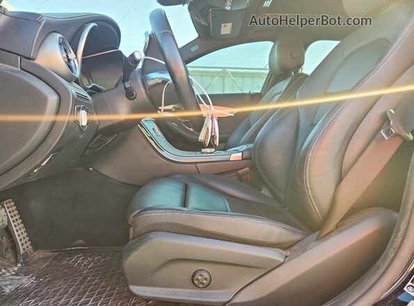 55SWF8DB5LU330045 2020 MERCEDES-BENZ C Black Սալոնի դիմացի տեսք