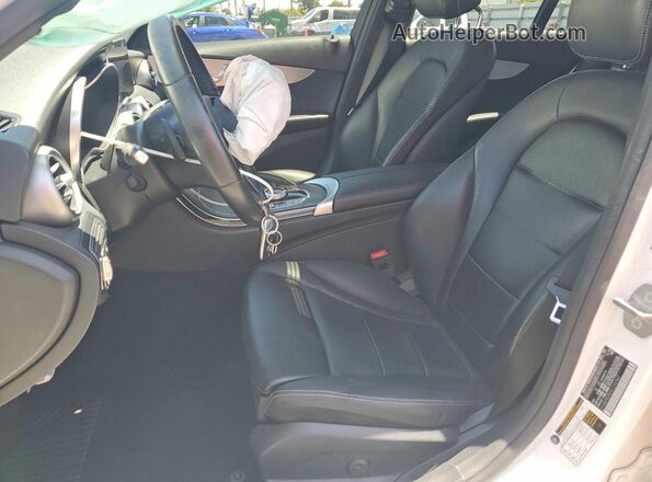 55SWF8DB6KU296583 2019 MERCEDES-BENZ C White Widok wnętrza z przodu