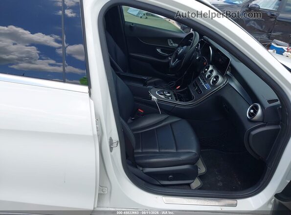 55SWF8DB9LU332557 2020 MERCEDES-BENZ C-CLASS White Widok wnętrza z przodu