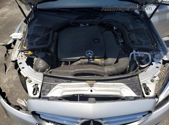 55SWF8DBXKU289524 2019 MERCEDES-BENZ C Silver Widok wnętrza z tyłu