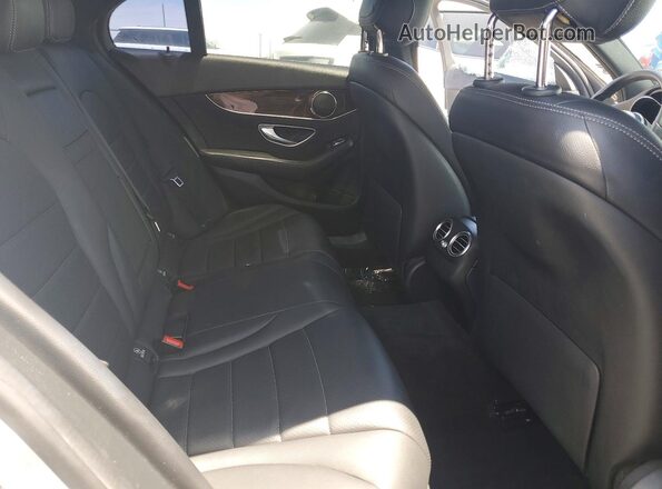 55SWF8DBXKU289524 2019 MERCEDES-BENZ C Silver Widok tylnych siedzeń