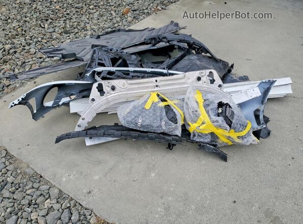 55SWF8DBXKU294271 2019 MERCEDES-BENZ C White Vista del compartimento del motor
