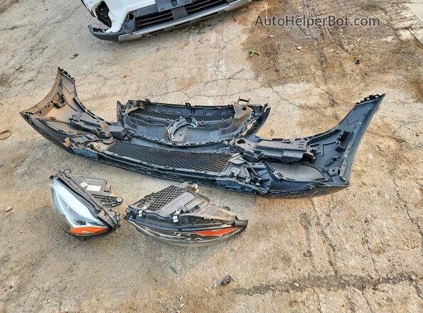 55SWF8EB0KU305406 2019 MERCEDES-BENZ C Black Engine compartment view