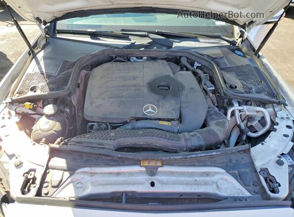 55SWF8EB8KU286264 2019 MERCEDES-BENZ C White Vista interior trasera