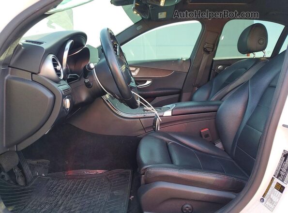55SWF8EB8KU286264 2019 MERCEDES-BENZ C White Vista interior delantera