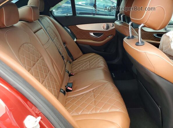 55SWF8HB7GU102127 2016 MERCEDES-BENZ C Red Widok tylnych siedzeń