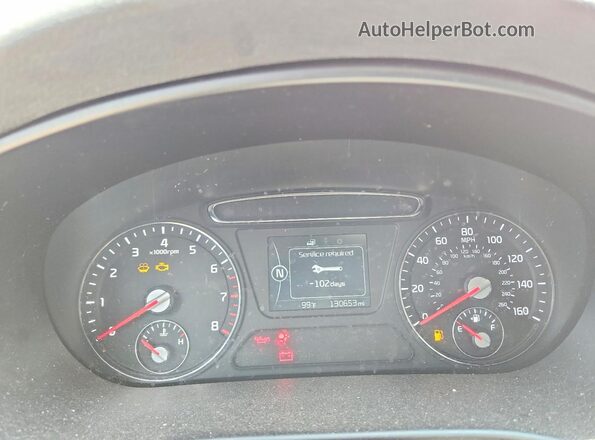 5XYPGDA3XHG263497 2017 KIA SORENTO Red Widok tylnych siedzeń