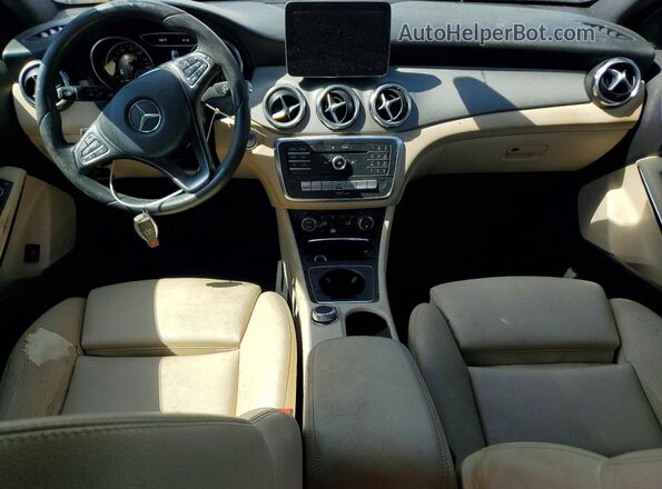 WDCTG4EB7JJ478030 2018 MERCEDES-BENZ GLA White Vista del cuadro de instrumentos