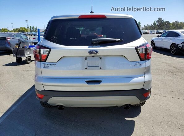 1FMCU9GD1HUE55471 2017 FORD ESCAPE Silver Widok wnętrza z przodu