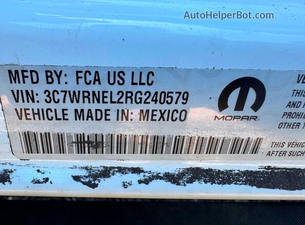 3C7WRNEL2RG240579 2024 RAM 5500 White Vista de los asientos traseros