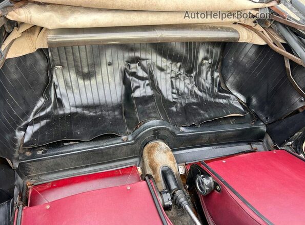 AR1480400 1969 ALFA ROMEO DUETTO Beige Front interior view