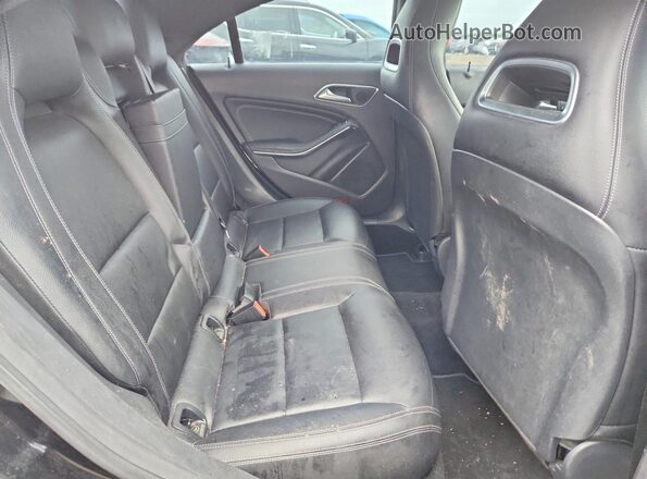 WDDSJ4GB2JN520425 2018 MERCEDES-BENZ CLA-CLASS Black Widok wnętrza z tyłu