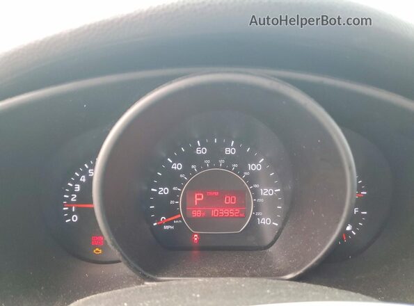 KNDJN2A2XJ7582425 2018 KIA SOUL Silver Vista de los asientos traseros