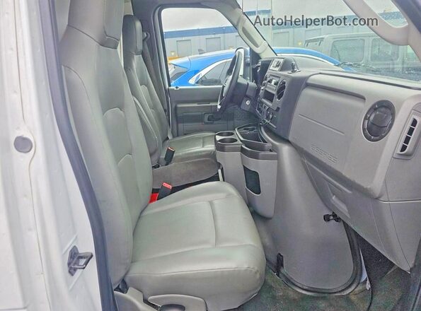 1FDWE3FN0RDD00655 2024 FORD ECONOLINE Белый Вид сзади