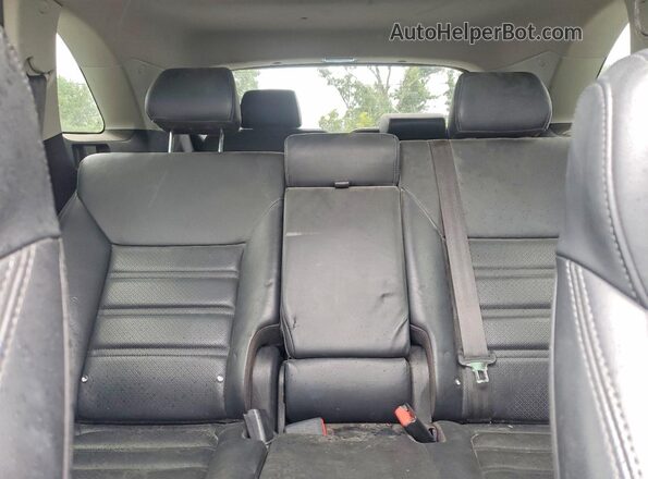 5XYPH4A53JG426768 2018 KIA SORENTO Серый Вид задней части салона