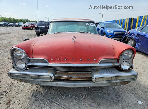 57WA20414L 1957 LINCOLN CAPRI Красный Вид спереди
