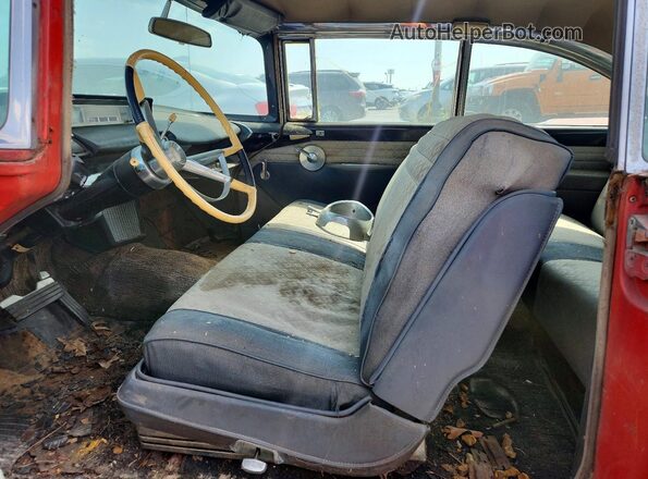 57WA20414L 1957 LINCOLN CAPRI Красный Вид салона спереди