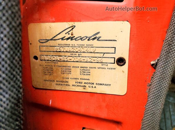 57WA20414L 1957 LINCOLN CAPRI Красный Вид подкапотного пространства
