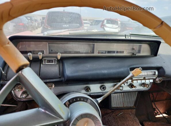 57WA20414L 1957 LINCOLN CAPRI Красный Вид щитка приборов