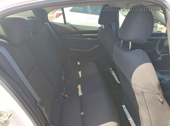 3MZBPAAM8RM431088 2024 MAZDA 3 White Vista interior trasera