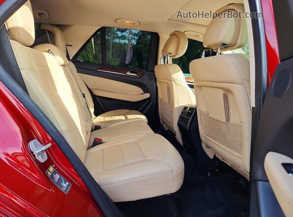 4JGDA5JB7HA826888 2017 MERCEDES-BENZ GLE Red Widok komory silnika