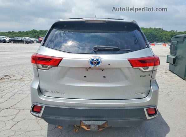 5TDDGRFHXHS024006 2017 TOYOTA HIGHLANDER Silver Widok wnętrza z przodu