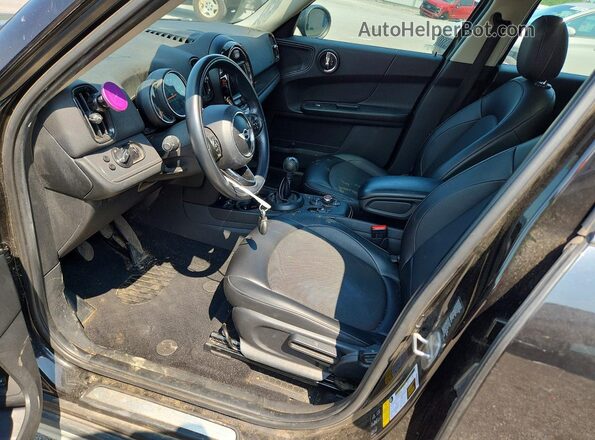 WMZYV5C32J3B75957 2018 MINI COOPER Black Вид панелі приладів