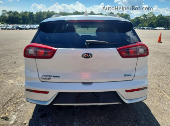 KNDCC3LC8H5065513 2017 KIA NIRO White Вид салону спереду