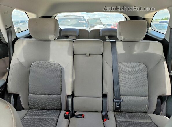 KM8SM4HF1HU195300 2017 HYUNDAI SANTA Silver Vista interior trasera