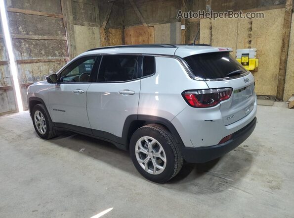 3C4NJDBNXRT133139 2024 JEEP COMPASS Серебряный 