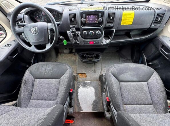 3C6URVJG3LE136951 2020 RAM PROMASTER Blue Widok tylnych siedzeń