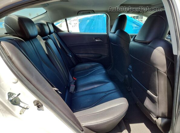 19UDE2F34NA003762 2022 ACURA ILX White Vista interior trasera