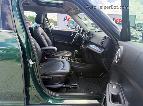 WMZYV5C57K3F58196 2019 MINI COOPER Green Widok z przodu