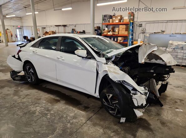 KMHLS4DG7SU988021 2025 HYUNDAI ELANTRA White Vista frontal