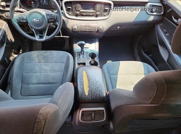5XYPGDA3XHG263497 2017 KIA SORENTO Red Widok zestawu wskaźników