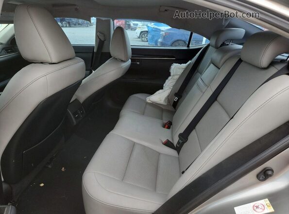 58ABK1GG0GU025547 2016 LEXUS ES Gray Vista de los asientos traseros