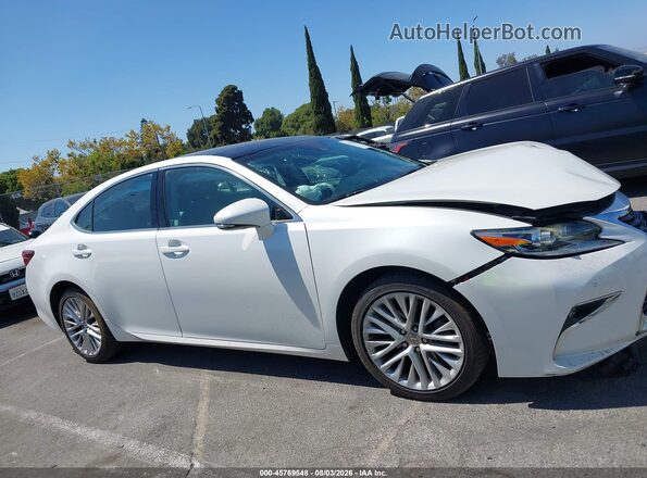 58ABK1GG9GU033713 2016 LEXUS ES 350 White Rear interior view
