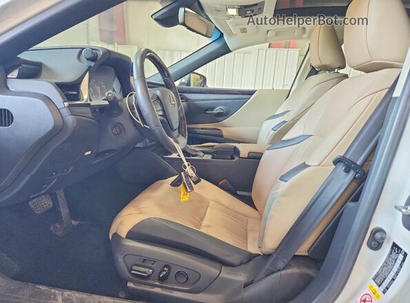 58ABZ1B17KU007103 2019 LEXUS ES White წინა სალონის ხედი