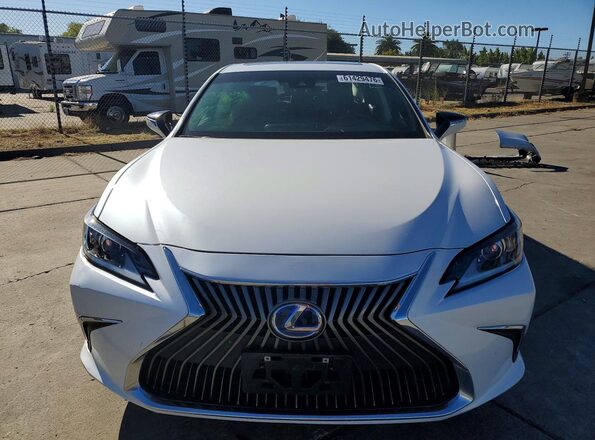 58ACA1C18MU009066 2021 LEXUS ES Белый Вид спереди